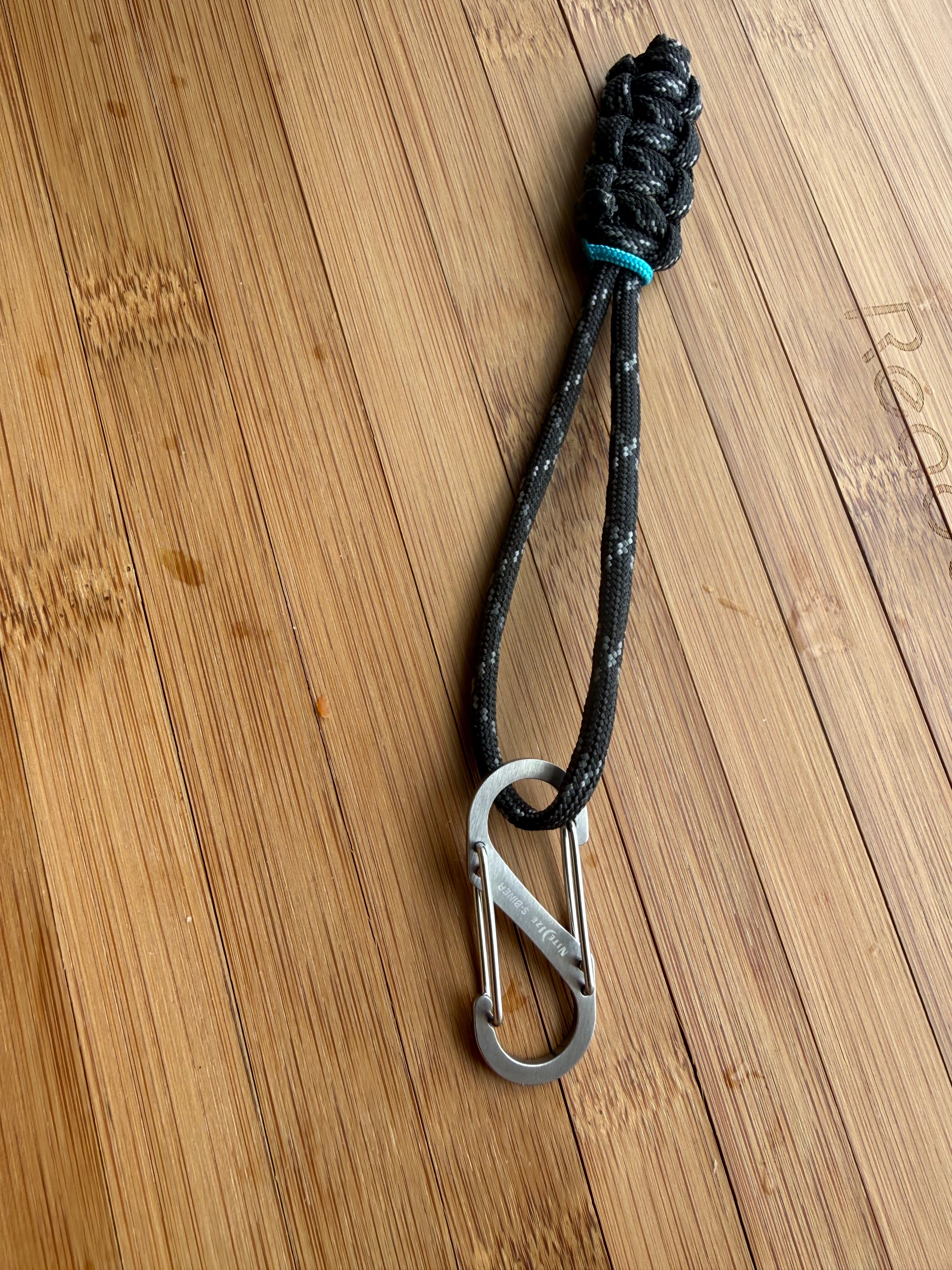 Thin Blue Line Key Fob| Stainless Steel Clip | Paracord Keychain